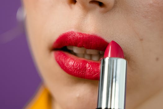 Lábios Mais Carnudos em Qualquer Idade: Guia Definitivo com Truques de Maquiagem, Skincare e Hábitos Saudáveis